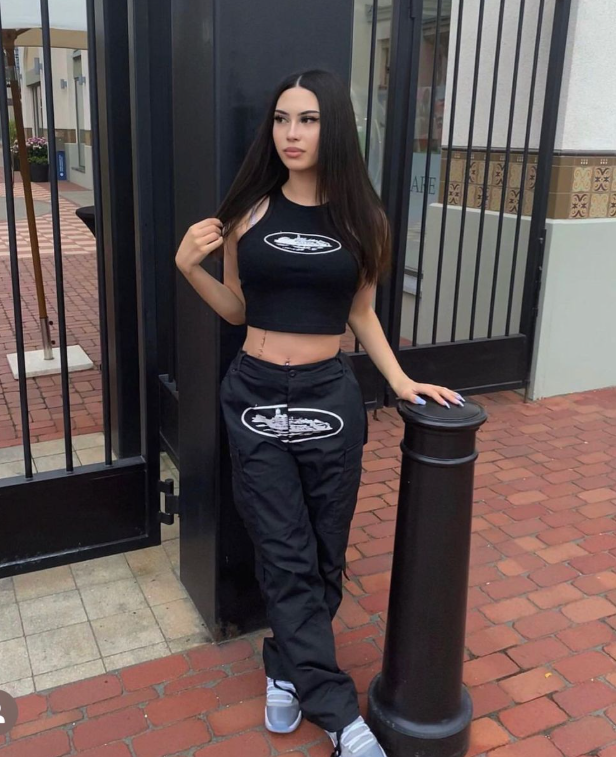 Corteiz Importance of Fast and Reliable Shipping for Businesses